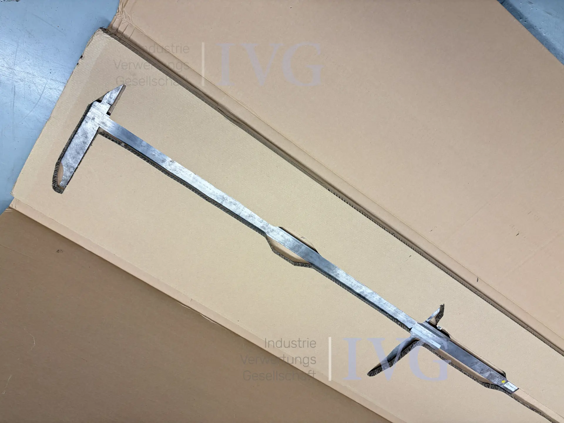 Schrank mit Messmittel FLUKE - HOLEX MegOhmMeter 1550B – foto 29 – kavel bij IVG, Luckenwalde
