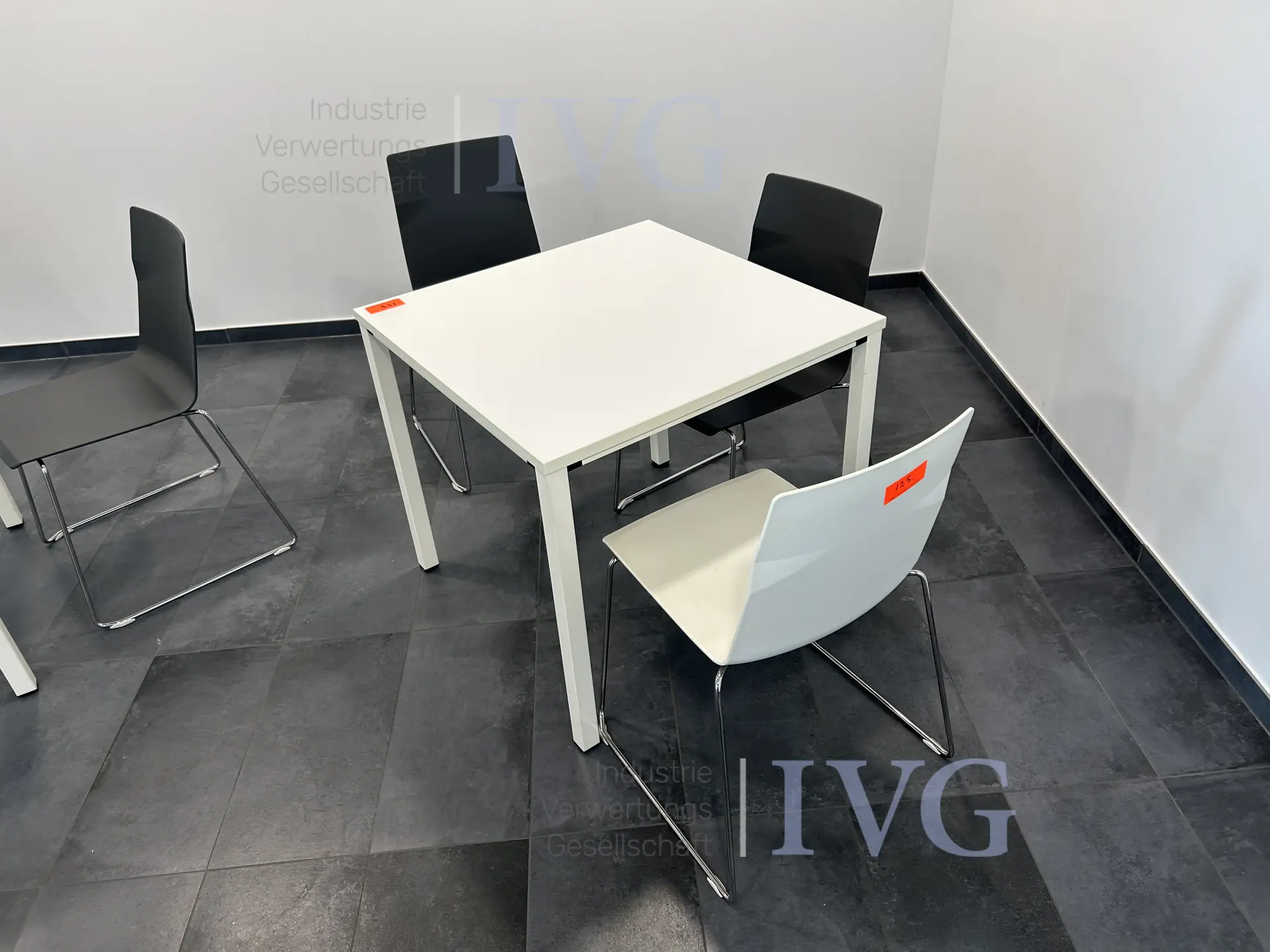 Posten Mobiliar – foto 4 – kavel bij IVG, Oyten