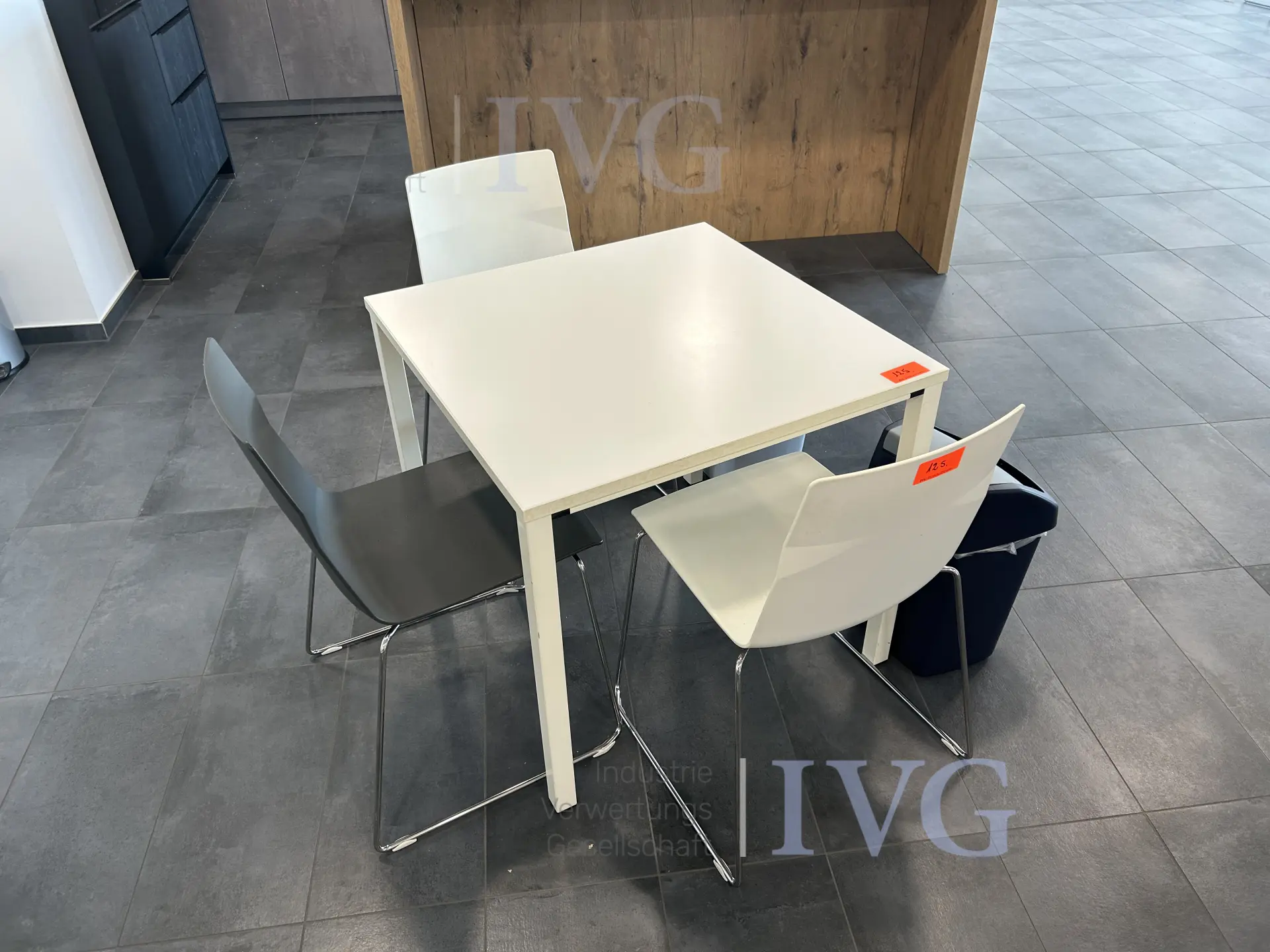 Posten Mobiliar – foto 7 – kavel bij IVG, Oyten