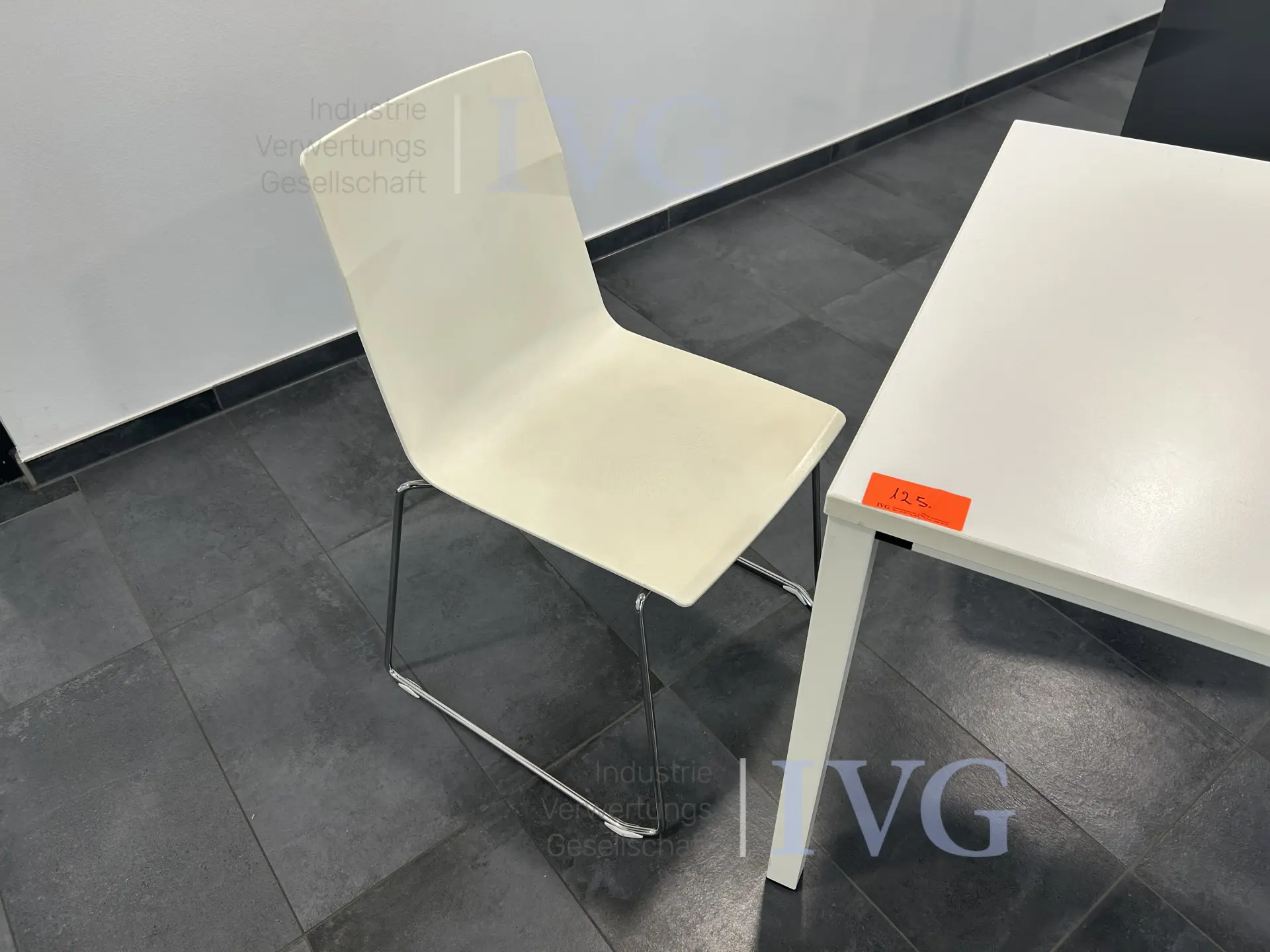 Posten Mobiliar – foto 3 – kavel bij IVG, Oyten