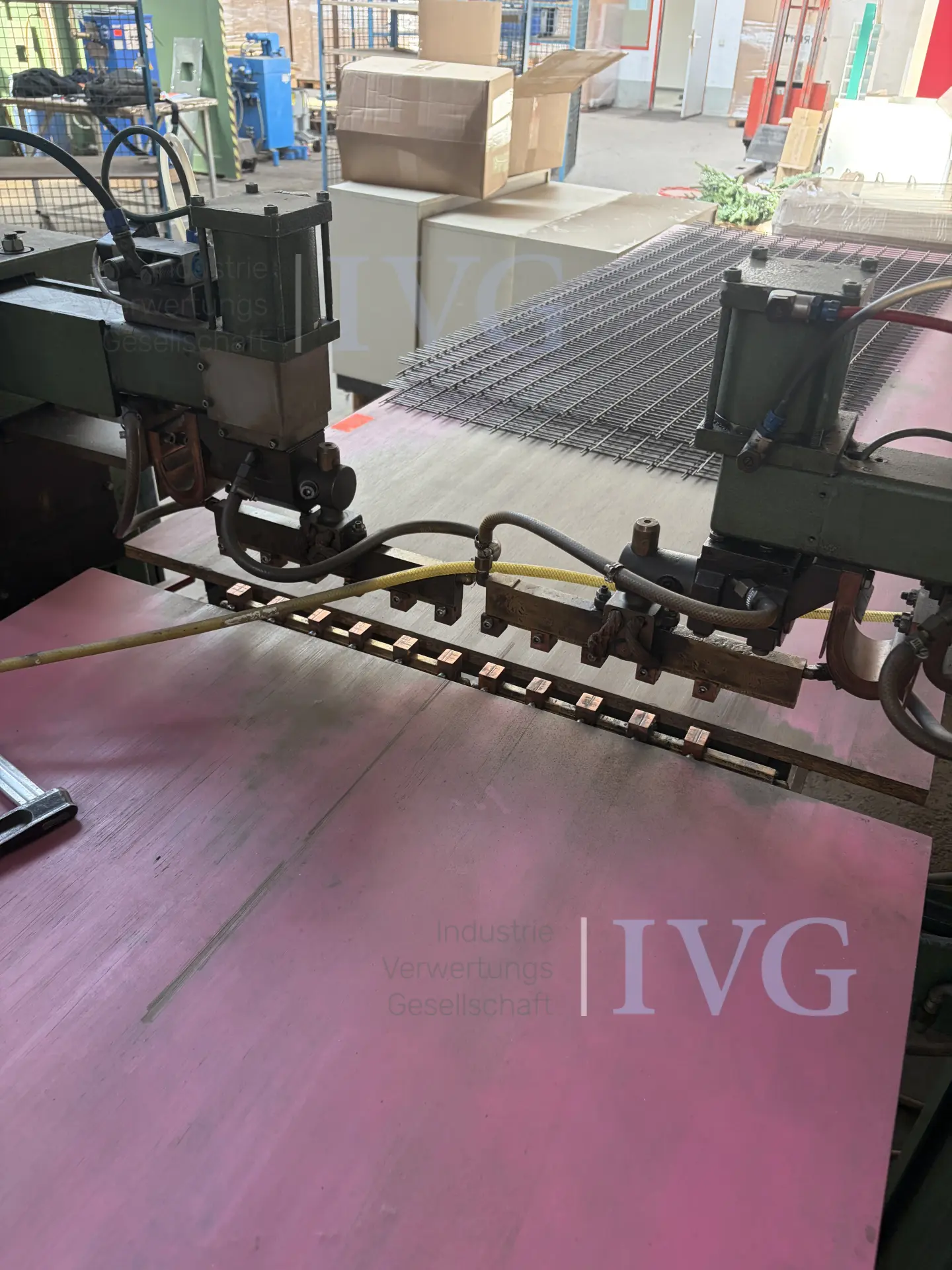 doppelseitige Punktschweißmaschine DALEX PL63-2 – foto 4 – kavel bij IVG, Stolberg