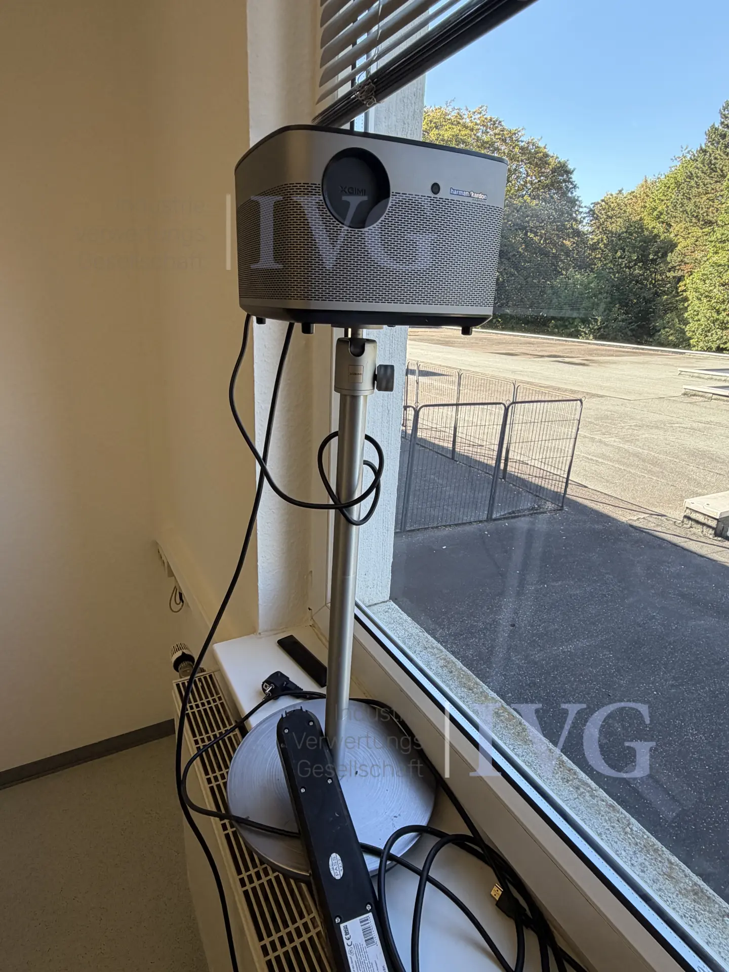 Beamer HARMAN/KARDON XHAD01 – foto 2 – kavel bij IVG, Stolberg