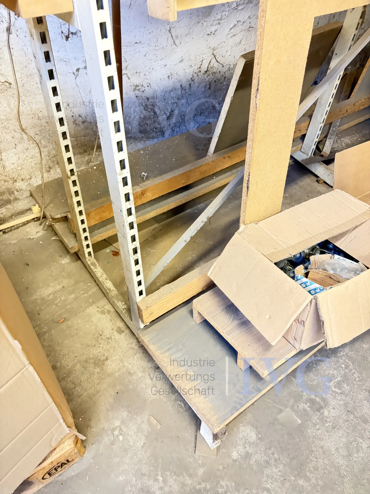 doppelseitiger Materialständer – foto 3 – kavel bij IVG, Stolberg