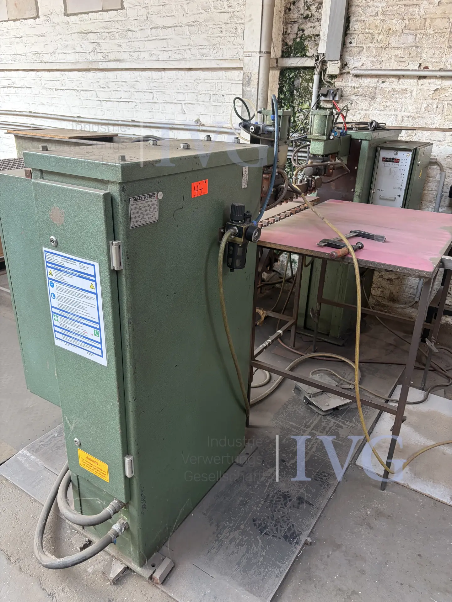 doppelseitige Punktschweißmaschine DALEX PL63-2 – foto 2 – kavel bij IVG, Stolberg
