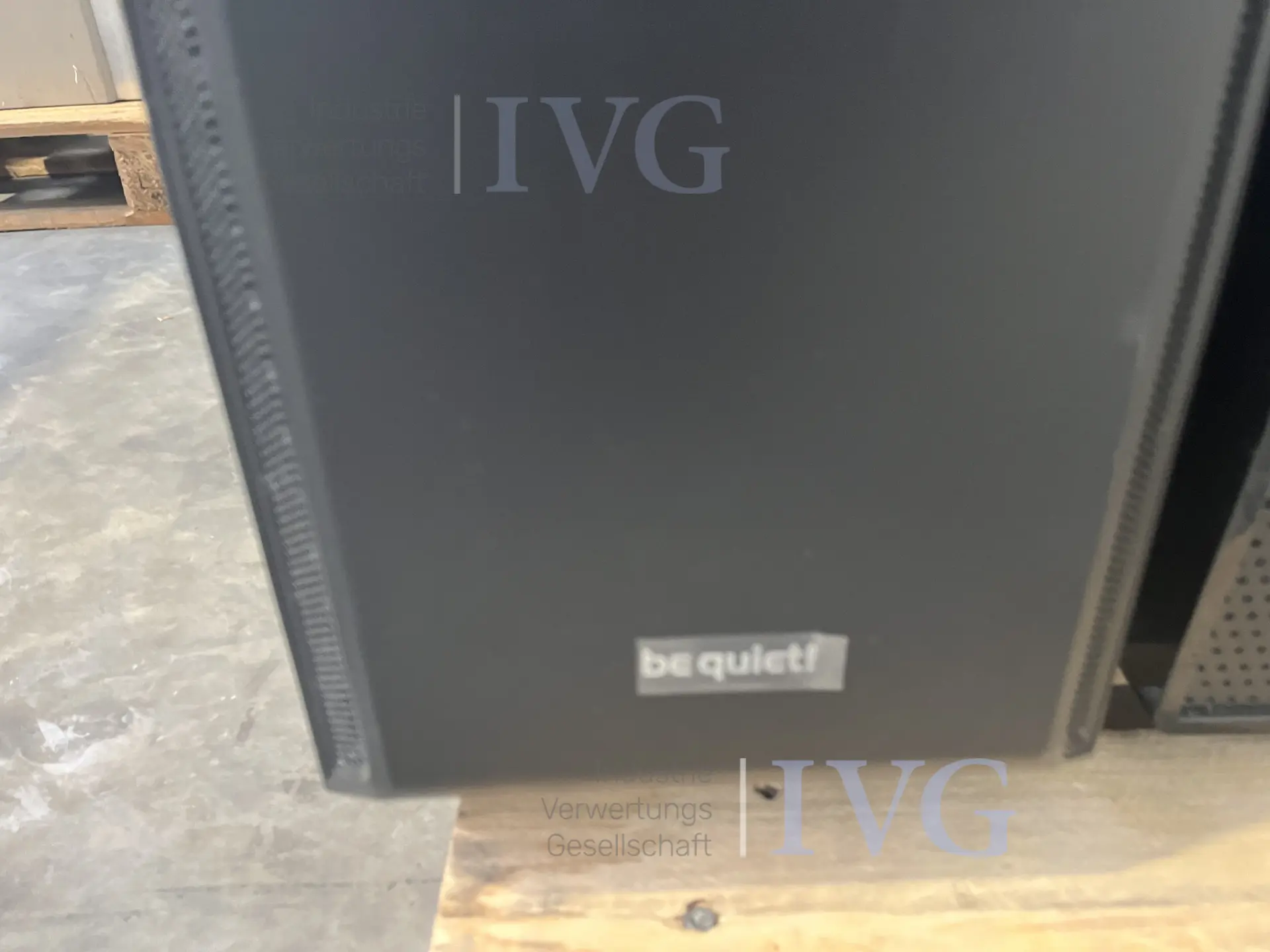 PC (schwarz) – foto 2 – kavel bij IVG, Kirchlengern