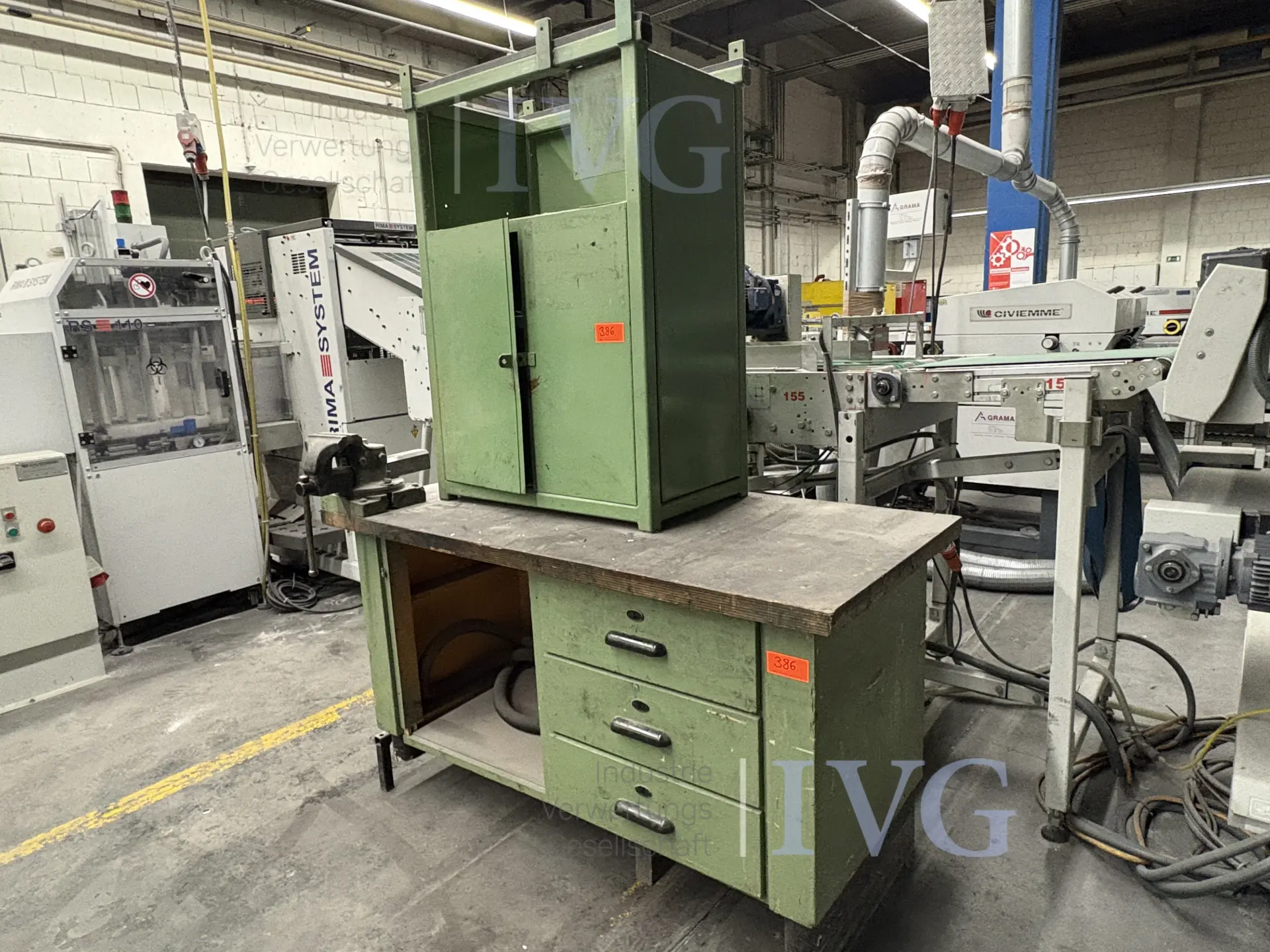 Werkbank – foto 2 – kavel bij IVG, Augsburg