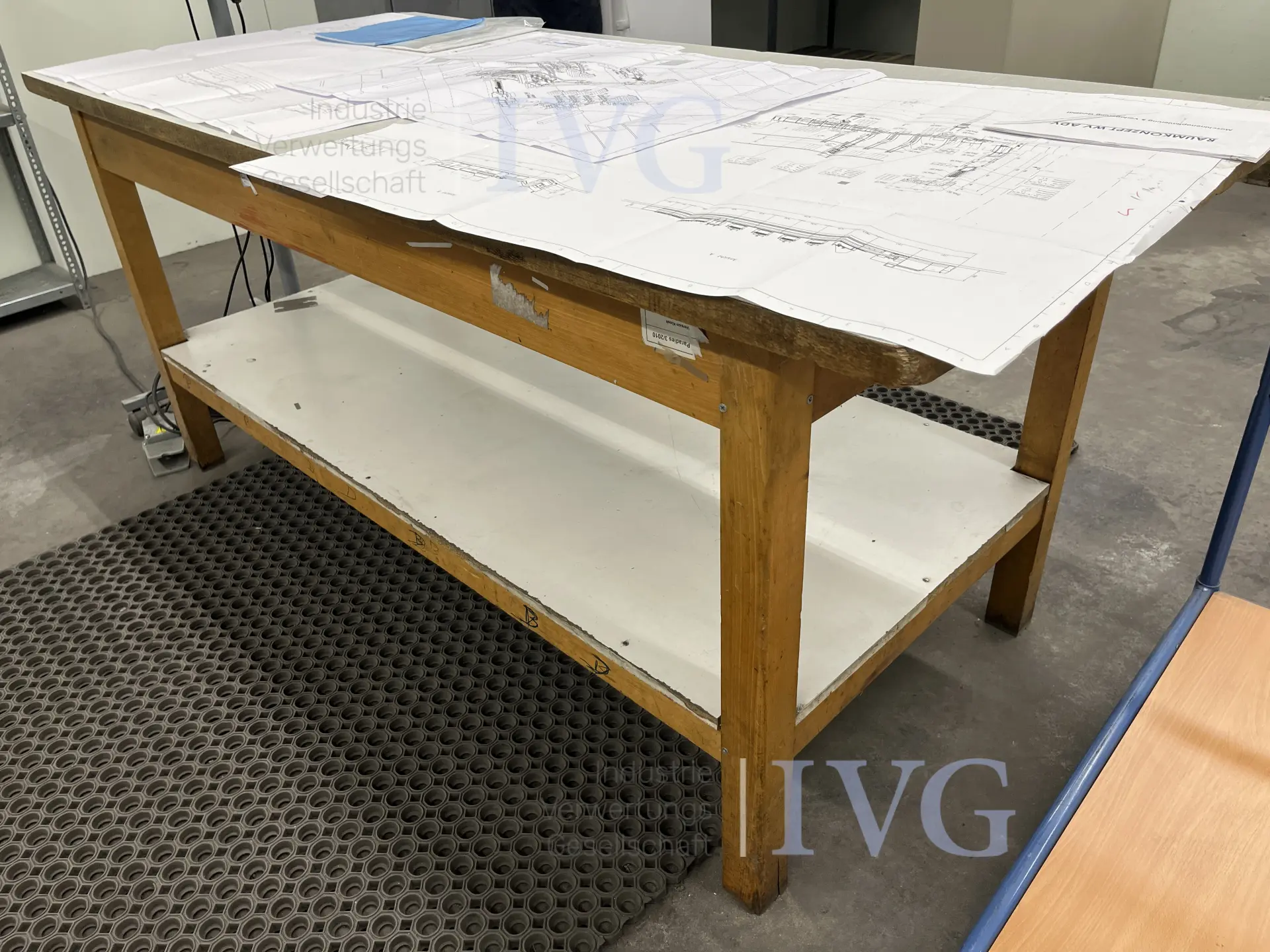 Verpakkingstafel – foto 2 – kavel bij IVG, Augsburg