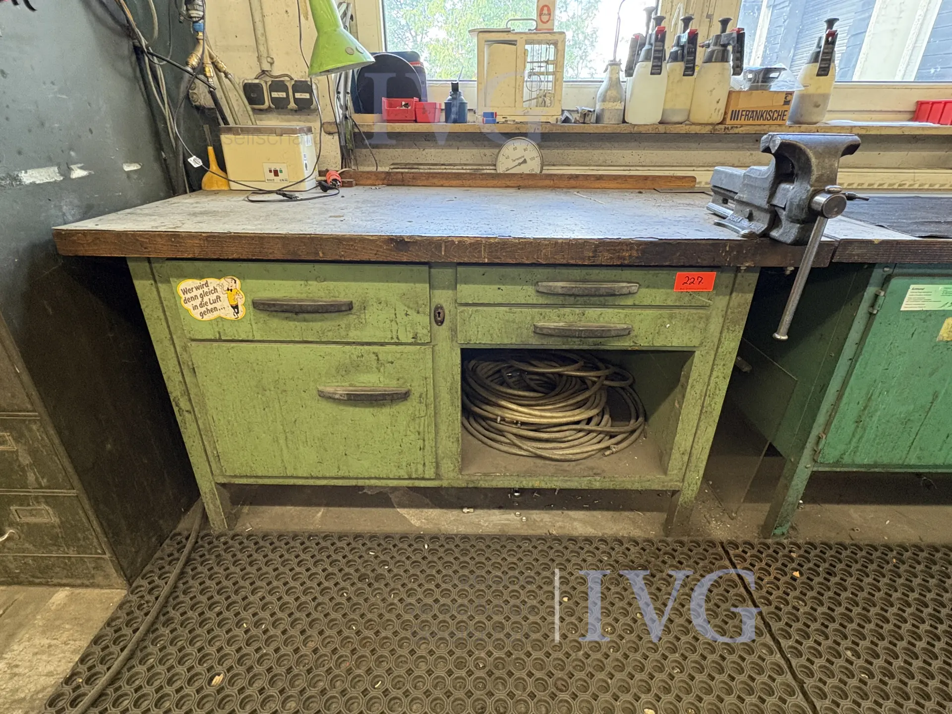 Werkbanken – foto 3 – kavel bij IVG, Augsburg