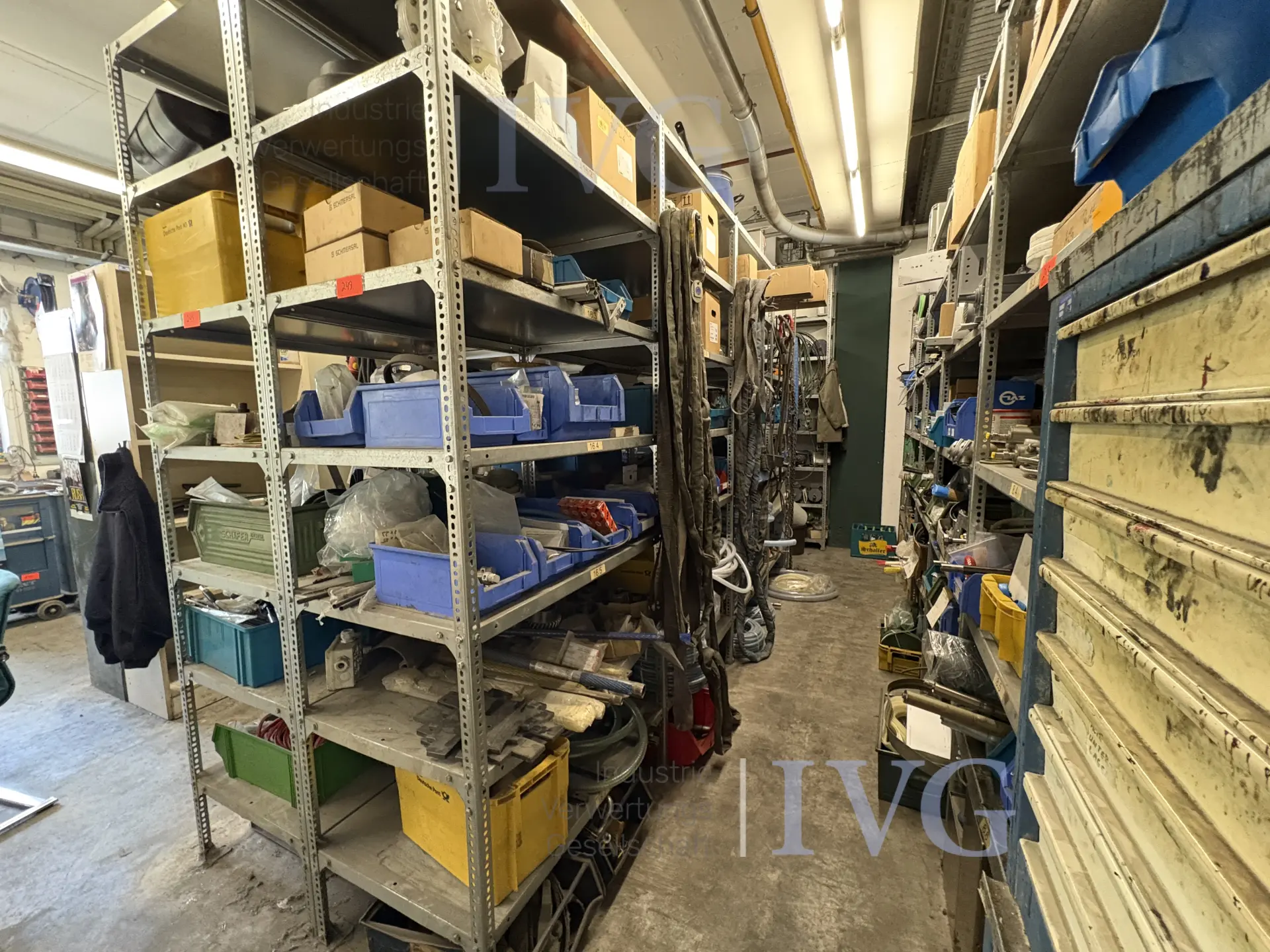 Posten Stahl-Schraubregale – foto 2 – kavel bij IVG, Augsburg