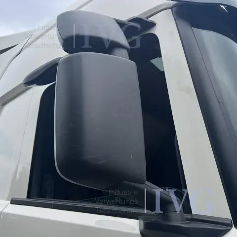 Thumbnail 11