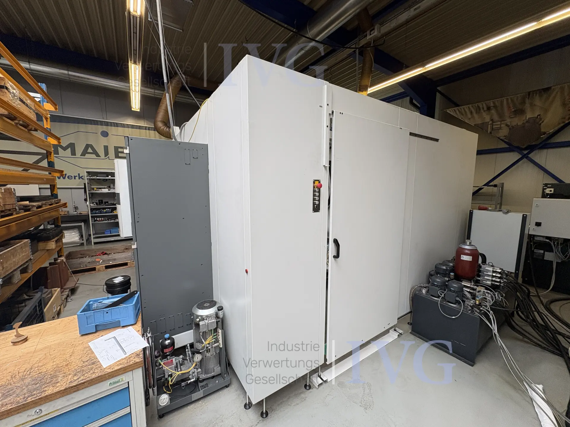 Vertikales CNC-Fertigungszentrum CHIRON MILL 2000 five axis – foto 6 – kavel bij IVG, Weihingen