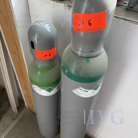 Industrial gas cylinders