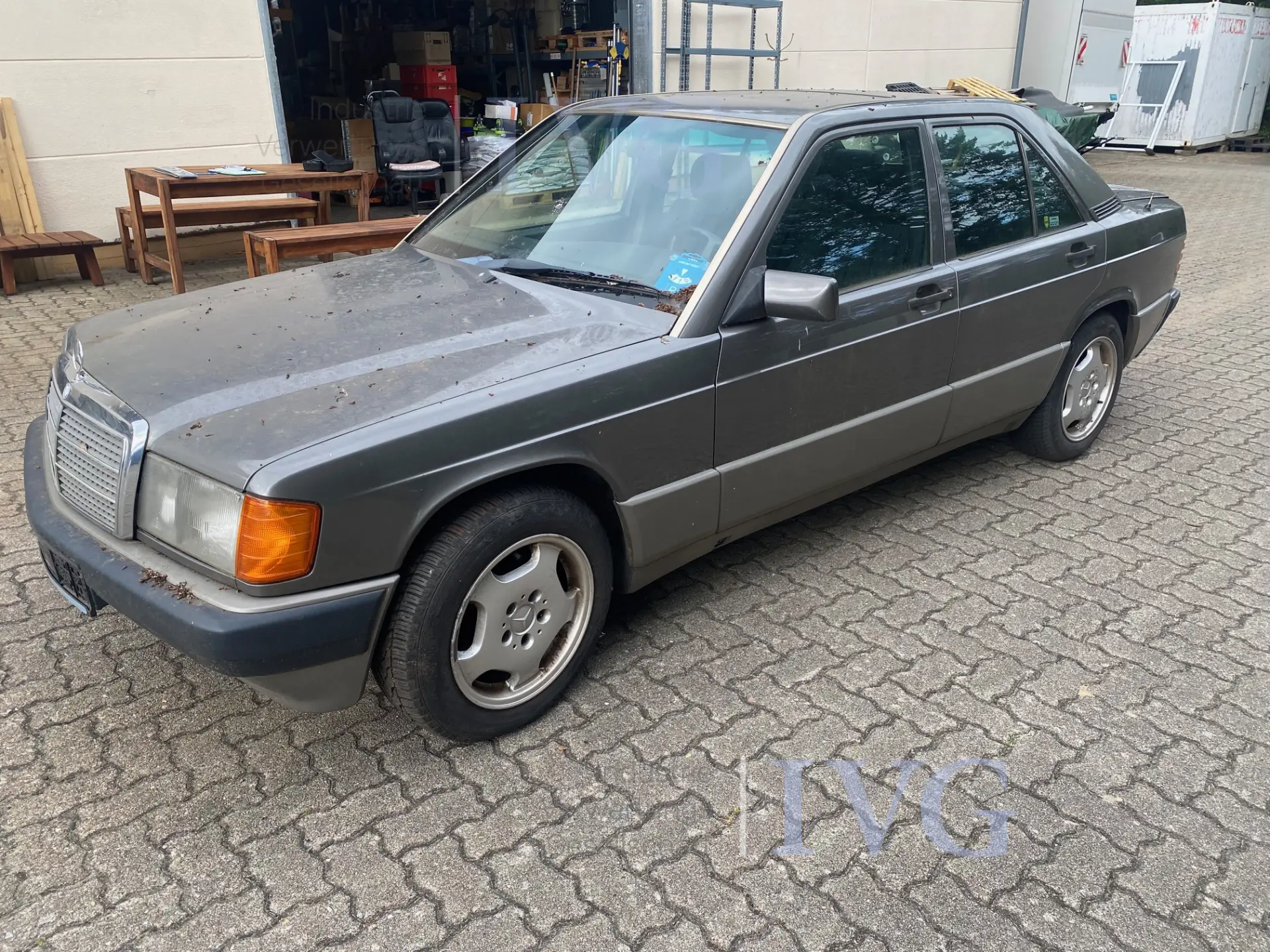 Personenkraftwagen geschlossen MERCEDES-BENZ 190 E – kavel bij IVG, Seevetal
