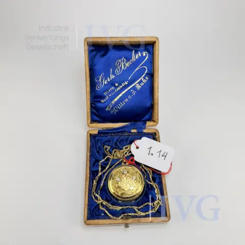 Medaillon mit Diamanten an lg. Kette