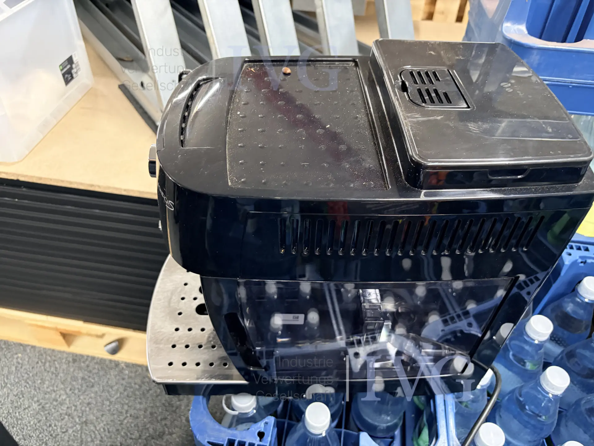 Volledig automatische koffiemachine DELONGHI Magnifica S – foto 2 – kavel bij IVG, Neunkirchen-Seelscheid