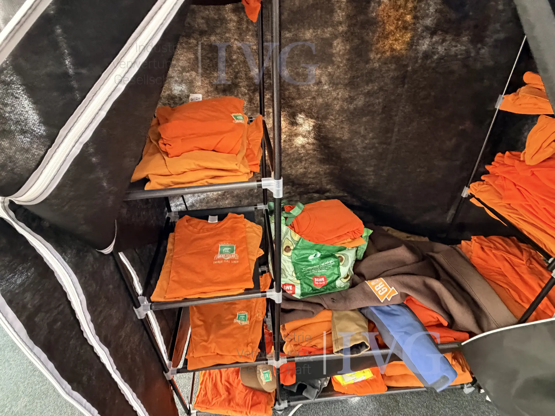 Bestand Arbeitskleidung (gebrandet) – foto 6 – kavel bij IVG, Neunkirchen-Seelscheid