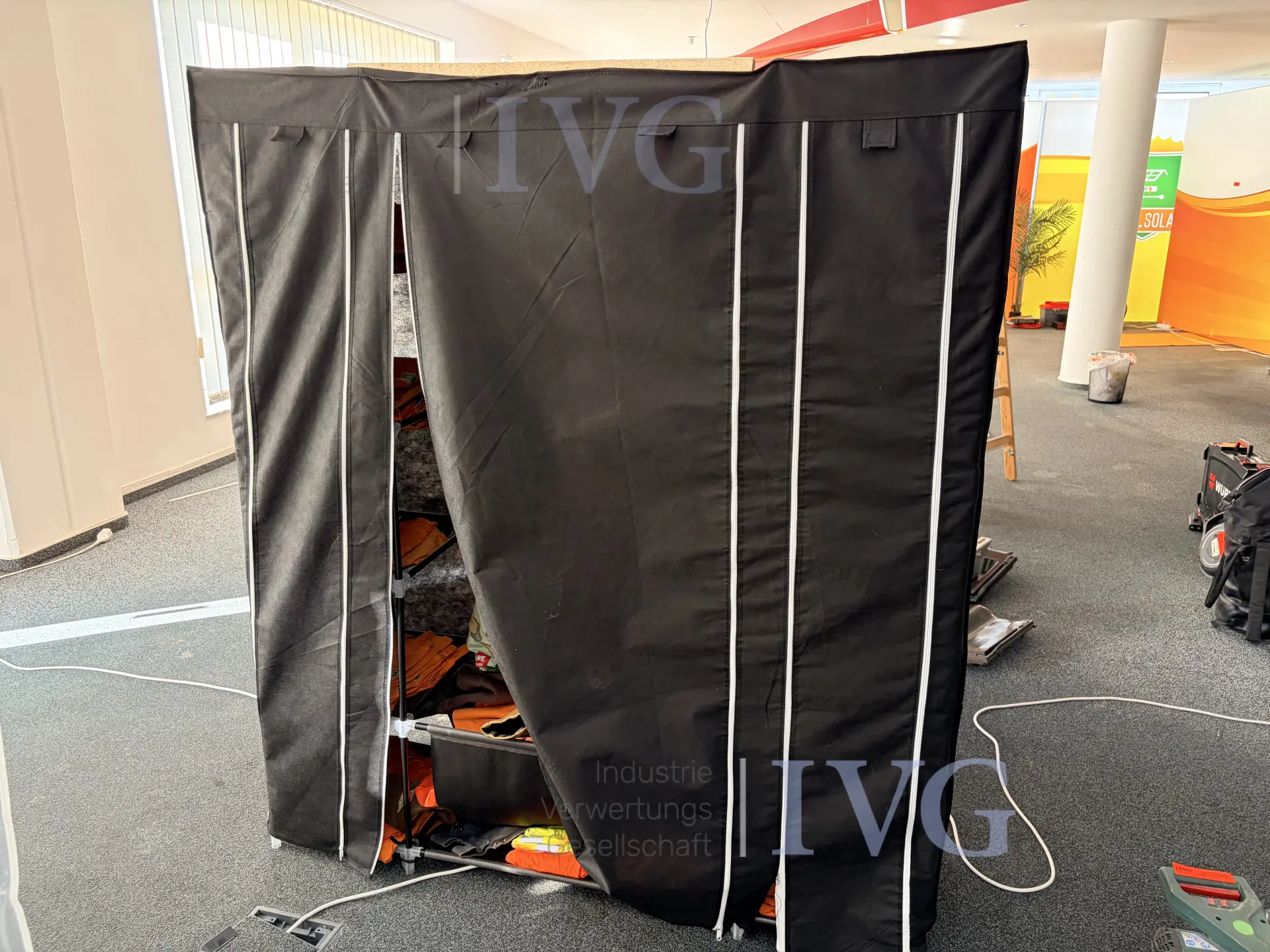 Bestand Arbeitskleidung (gebrandet) – foto 4 – kavel bij IVG, Neunkirchen-Seelscheid