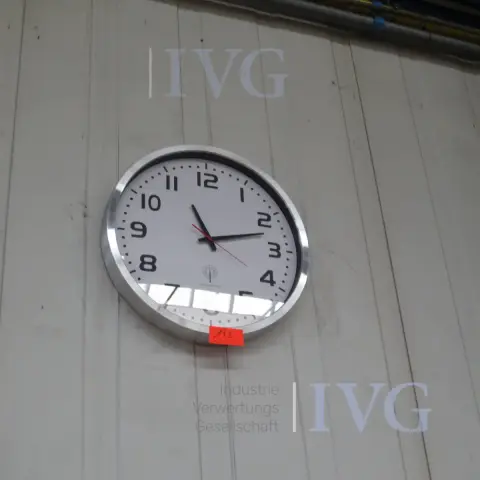 Wanduhr "Radio Controlled"