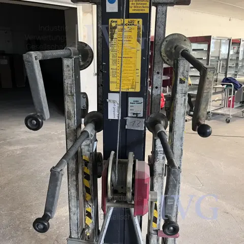 Montagelift/vorkheftruck GENIE Super Tower ST-24