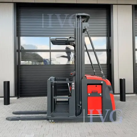 LINDE V10-02 electric order picker