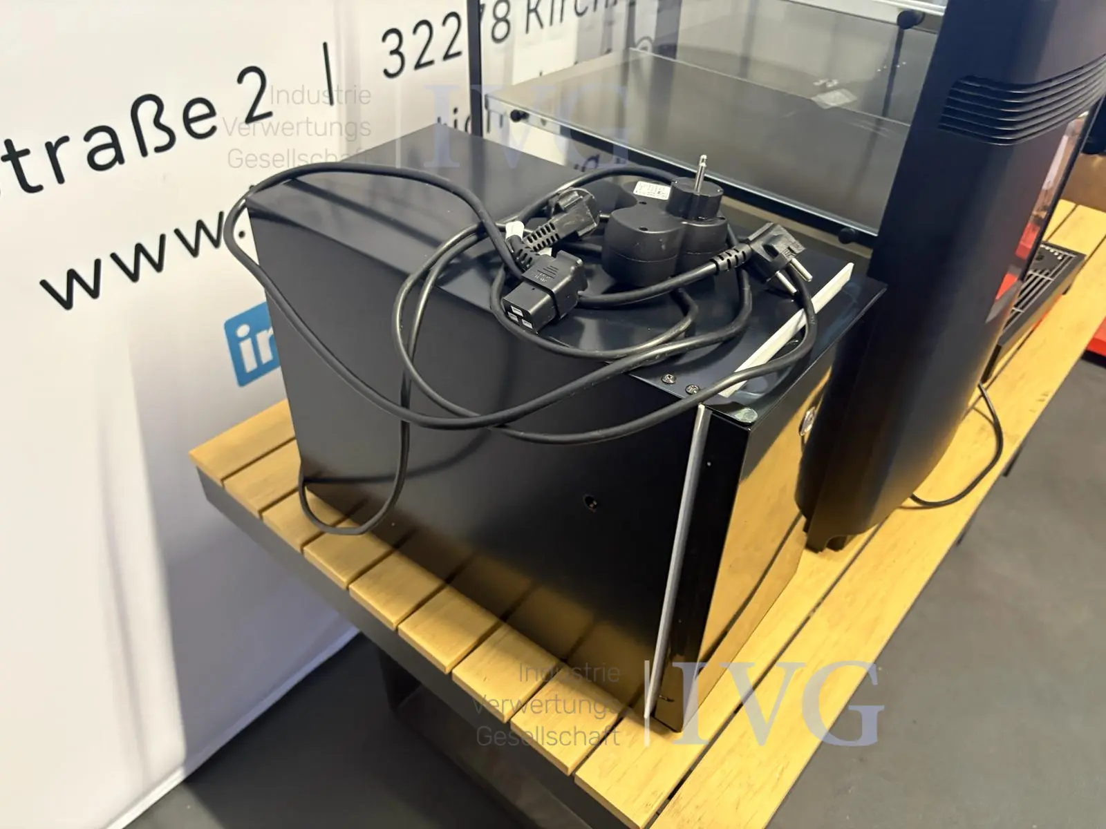 Volledig automatische koffiemachine WMF 1300S – foto 3 – kavel bij IVG, Schweigern