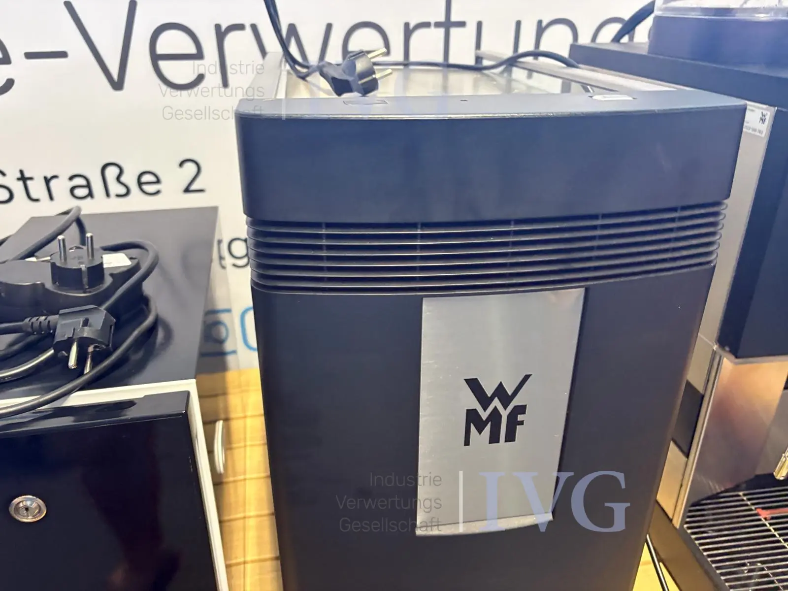 Volledig automatische koffiemachine WMF 1300S – foto 5 – kavel bij IVG, Schweigern