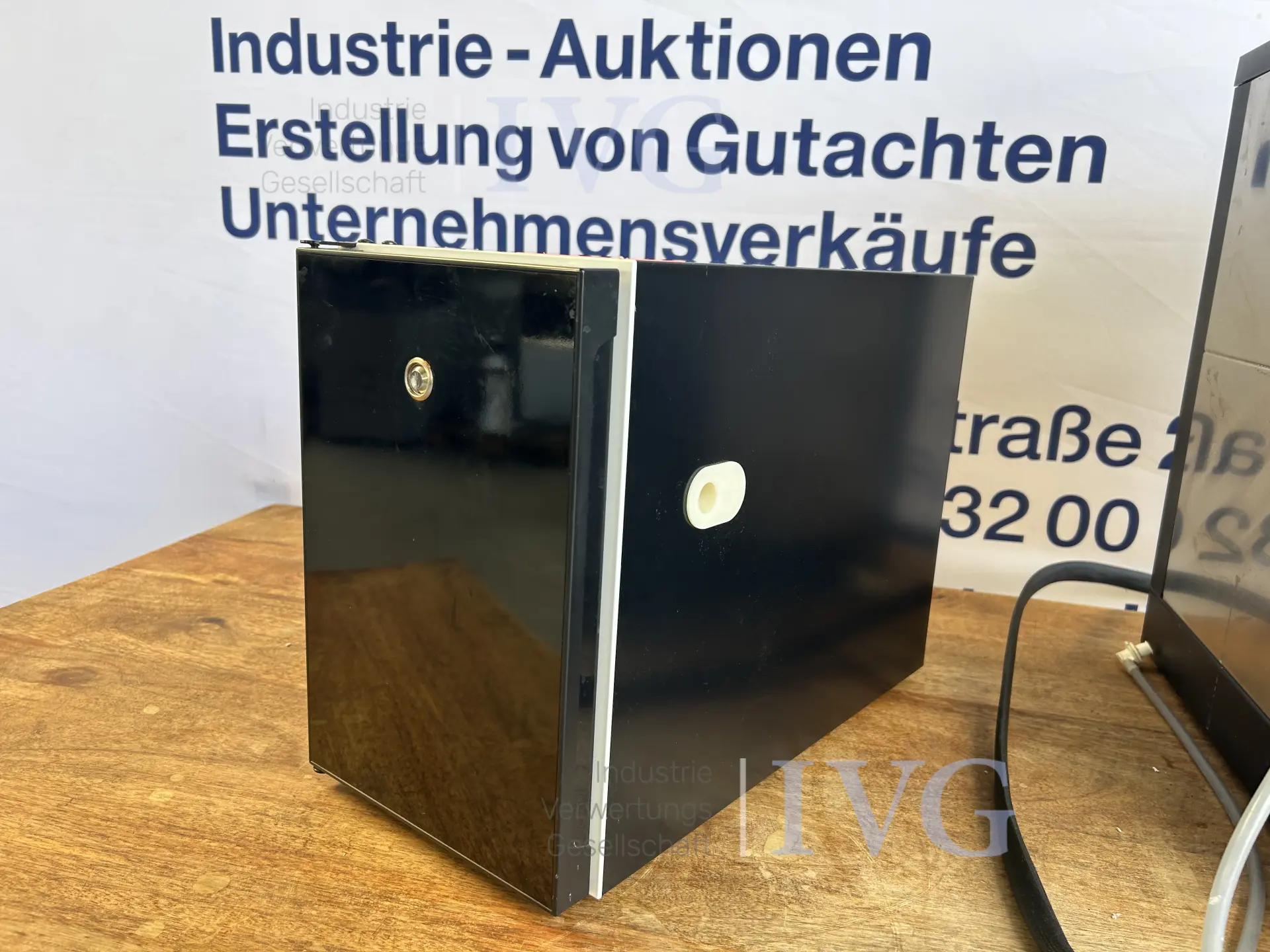Volledig automatische koffiemachine WMF 1300S – foto 4 – kavel bij IVG, Kirchlengern