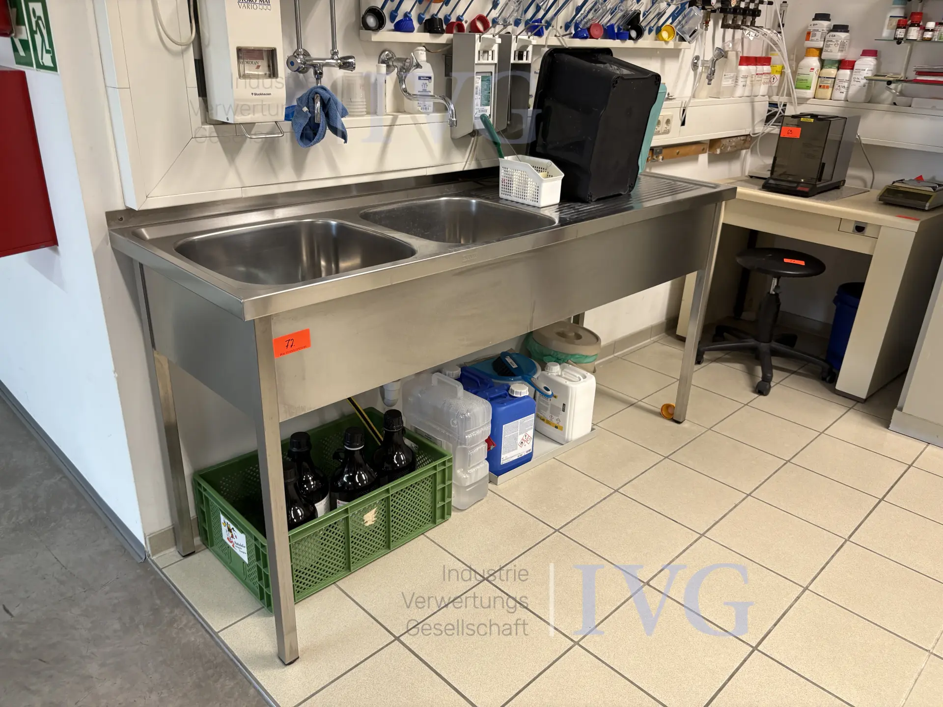 spoelbak – foto 2 – kavel bij IVG, Reutlingen