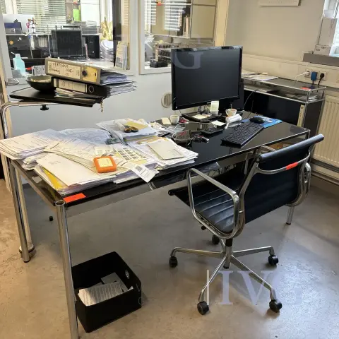 USM Haller desk