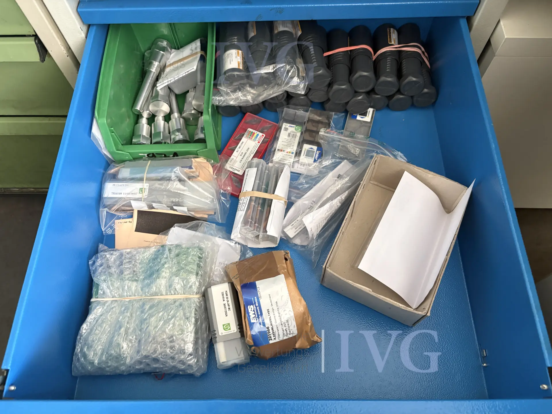 Stalen kast (grijs/blauw) – foto 6 – kavel bij IVG, Mahlstetten