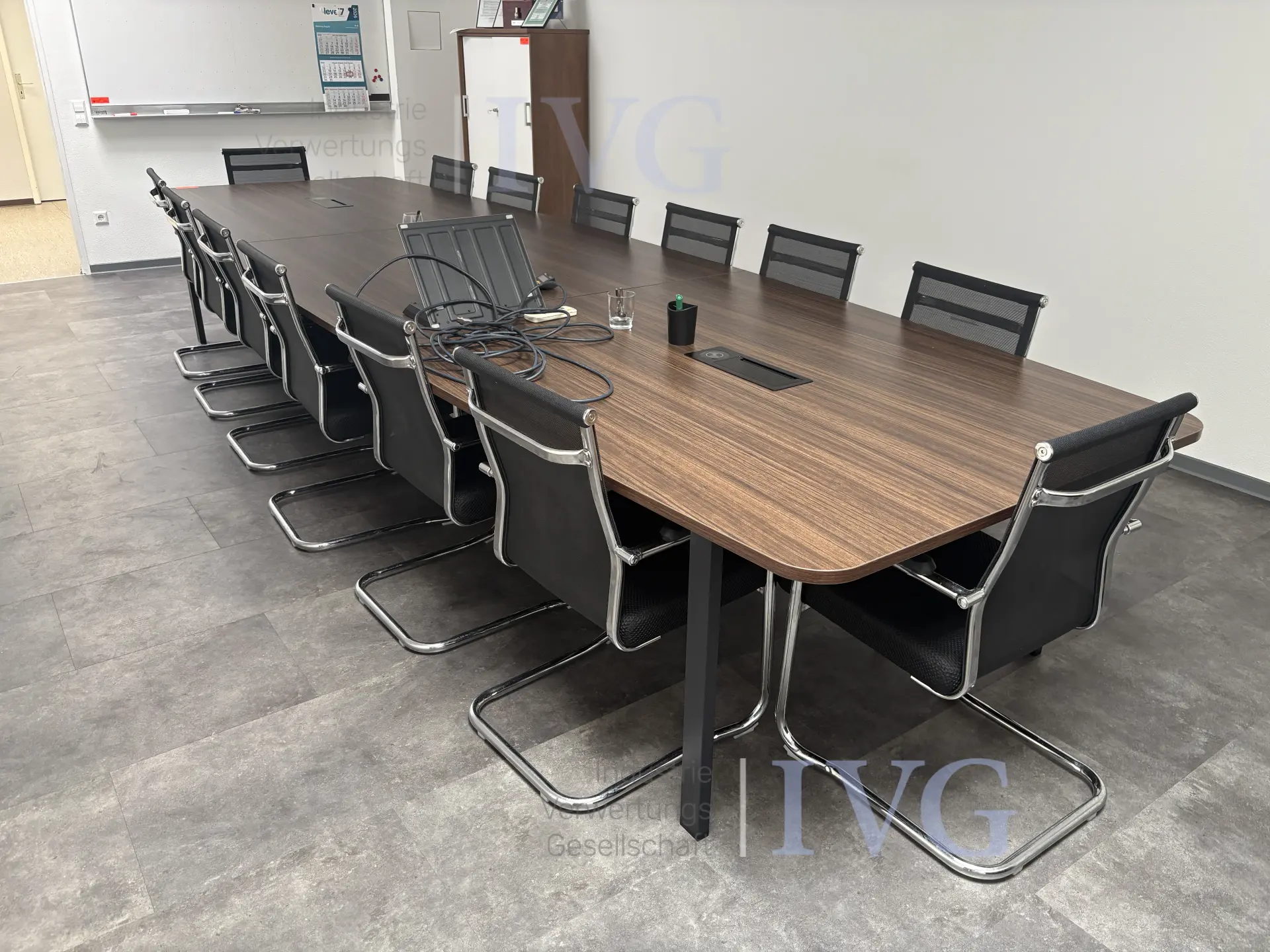 vergadertafel – foto 4 – kavel bij IVG, Mahlstetten