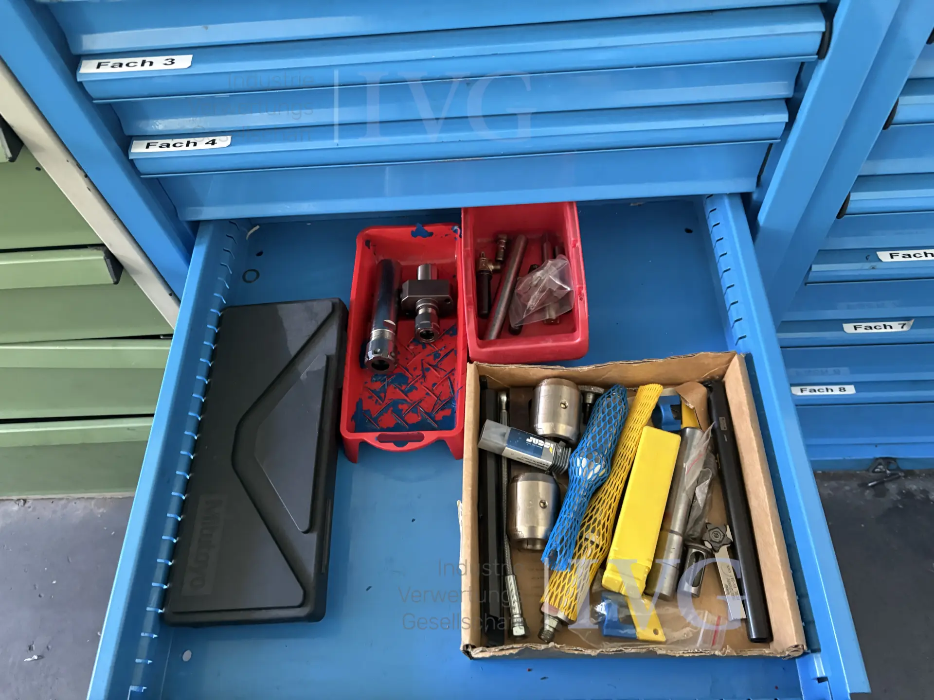 Stalen kasten (blauw) – foto 6 – kavel bij IVG, Mahlstetten