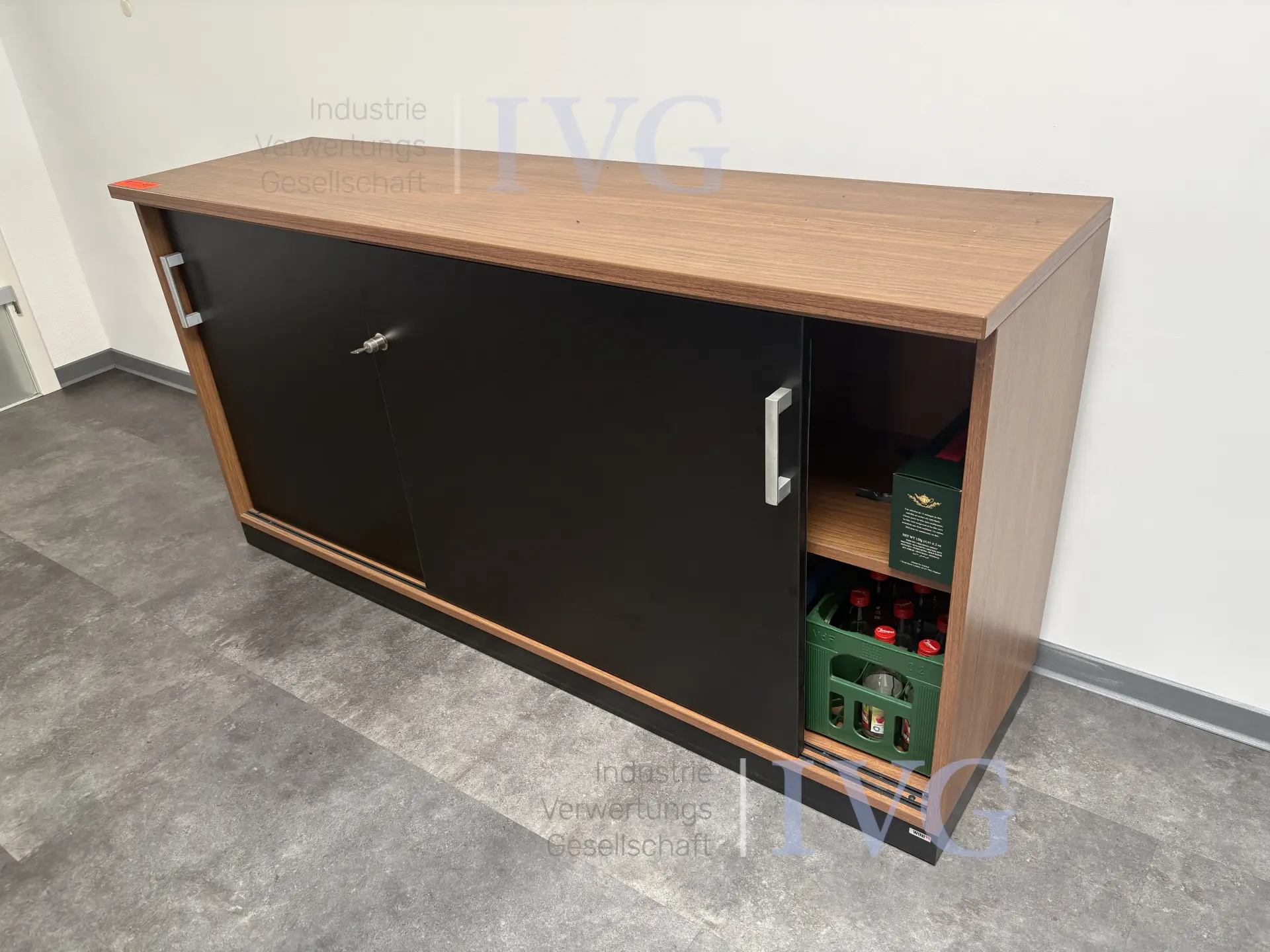 vergadertafel – foto 3 – kavel bij IVG, Mahlstetten