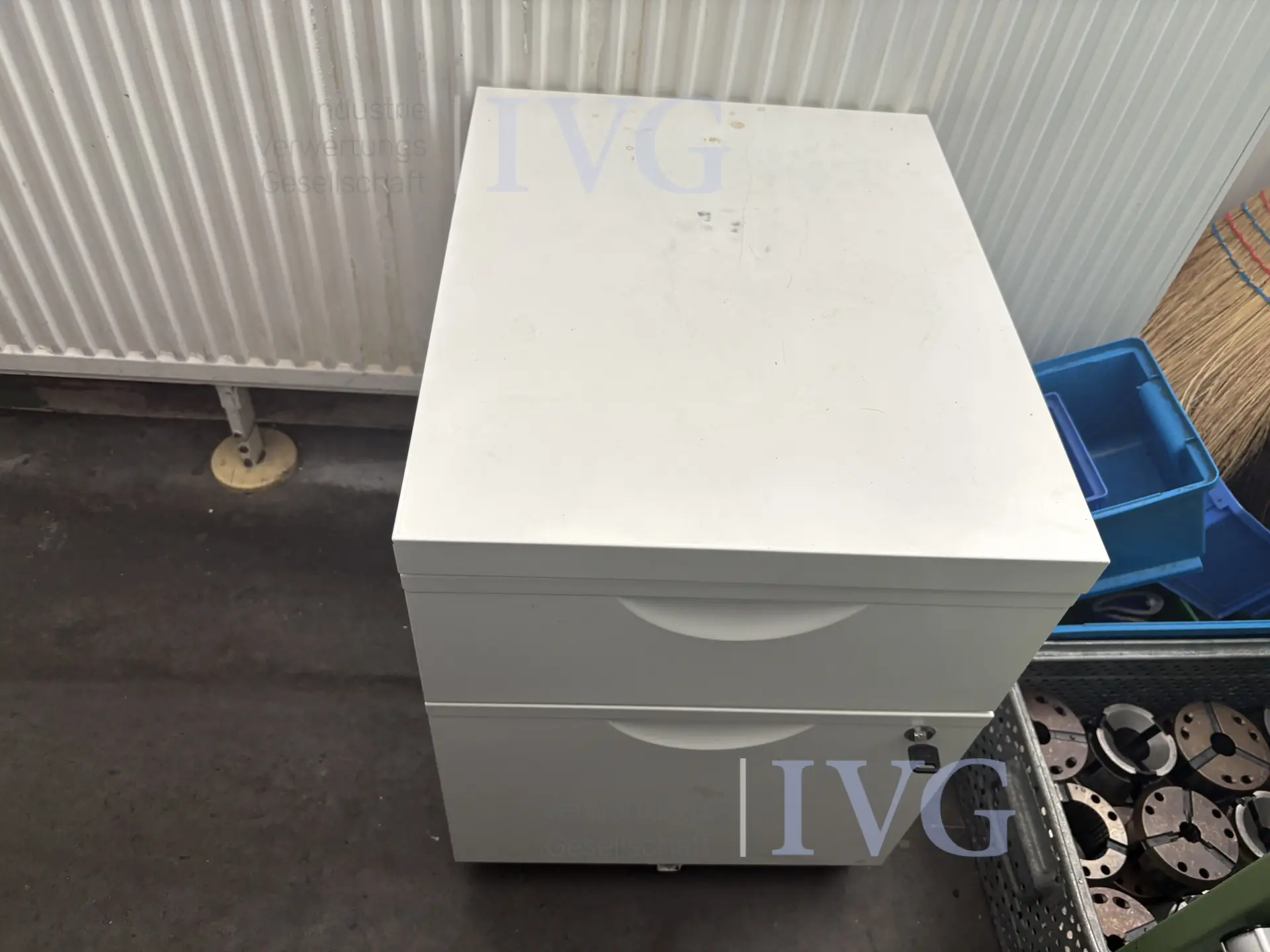 Schreibtisch – foto 2 – kavel bij IVG, Mahlstetten