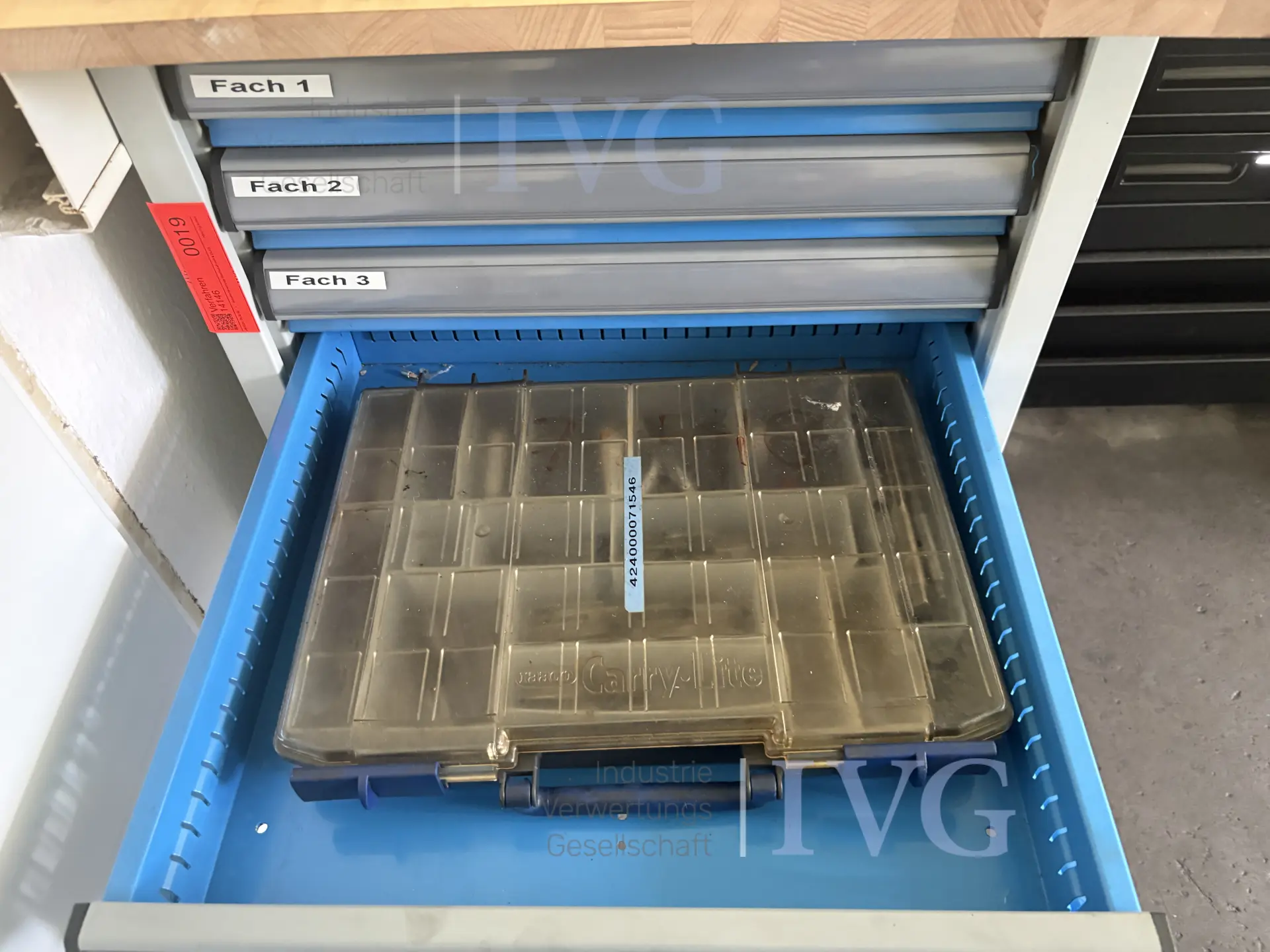 Stalen kast (blauw/grijs) – foto 4 – kavel bij IVG, Mahlstetten