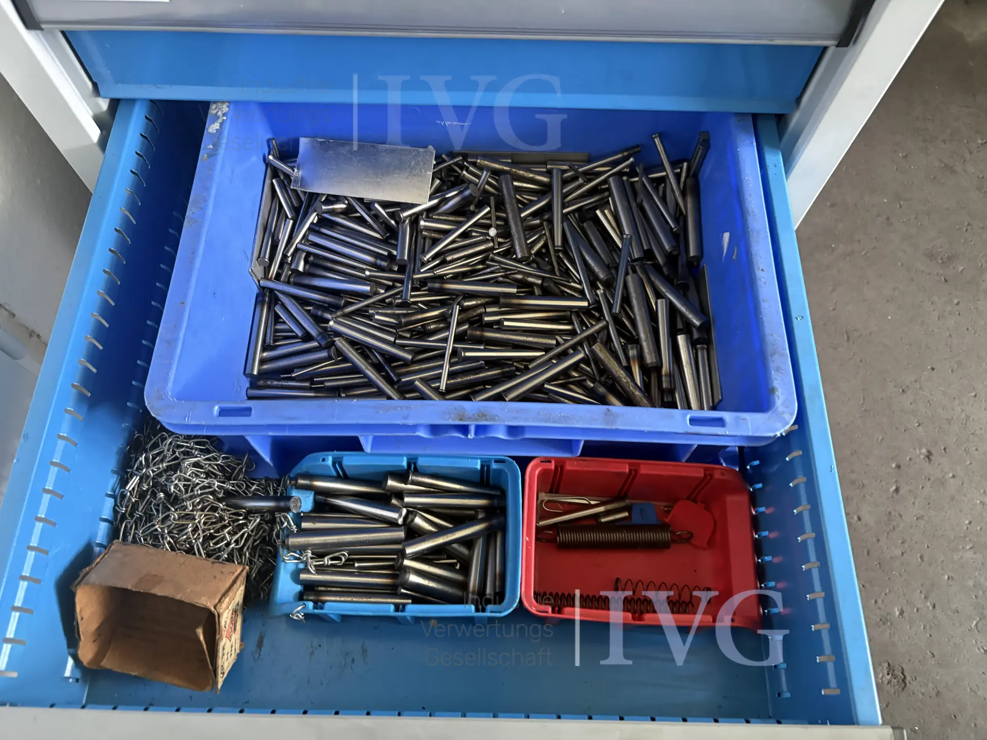 Stalen kast (blauw/grijs) – foto 7 – kavel bij IVG, Mahlstetten