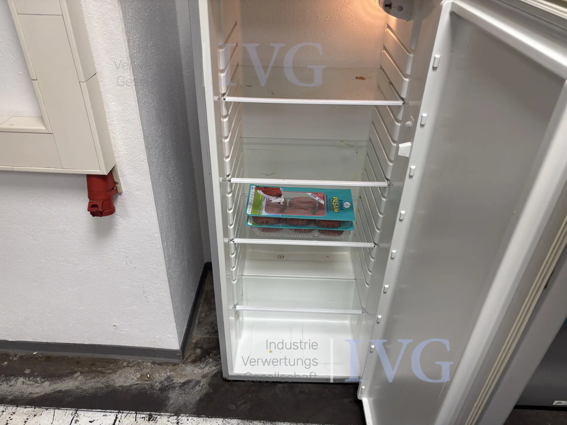Koelkast PKM – foto 2 – kavel bij IVG, Mahlstetten