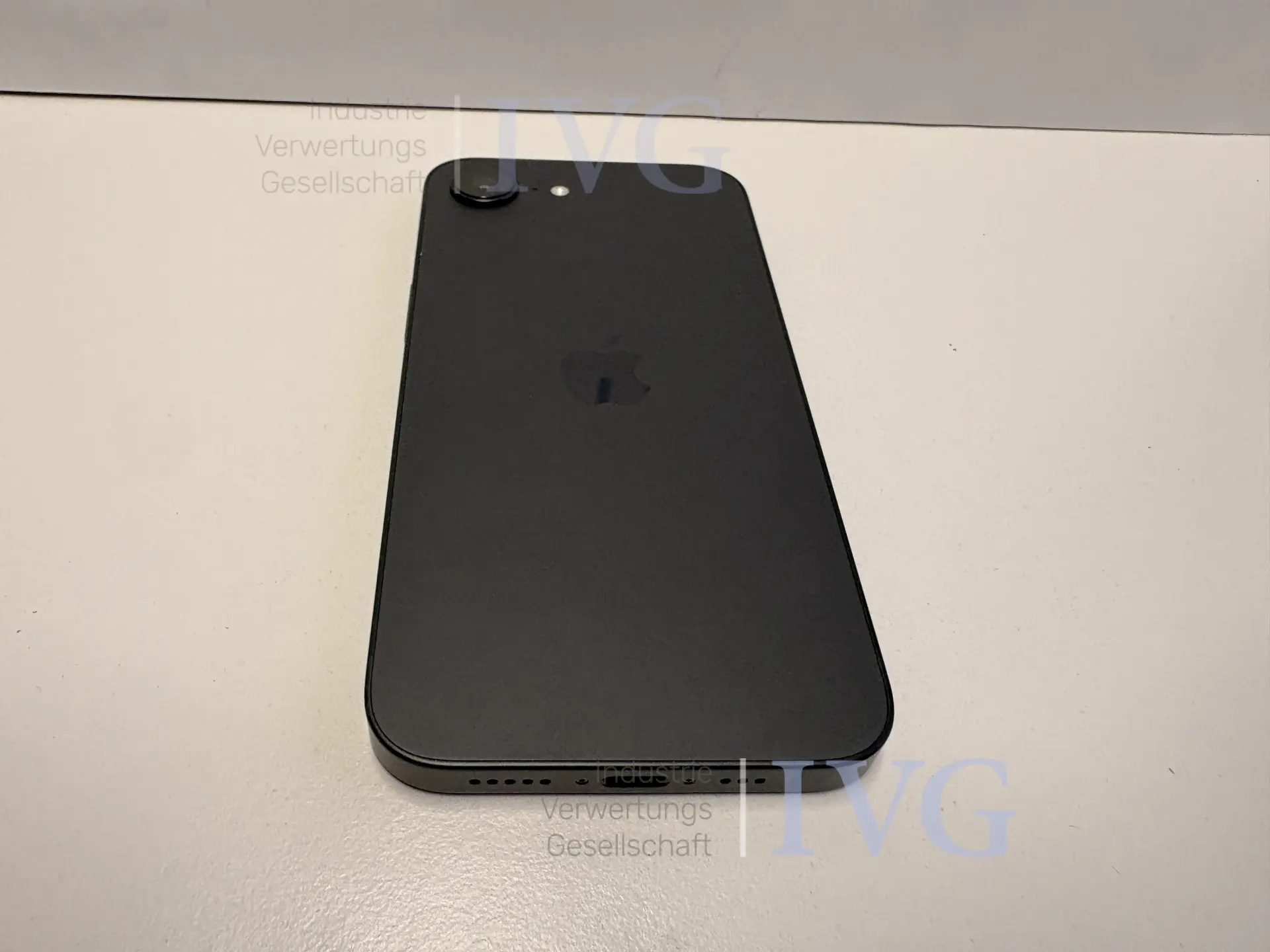 Smartphone APPLE iPhone 16e – foto 5 – kavel bij IVG, Kirchlengern