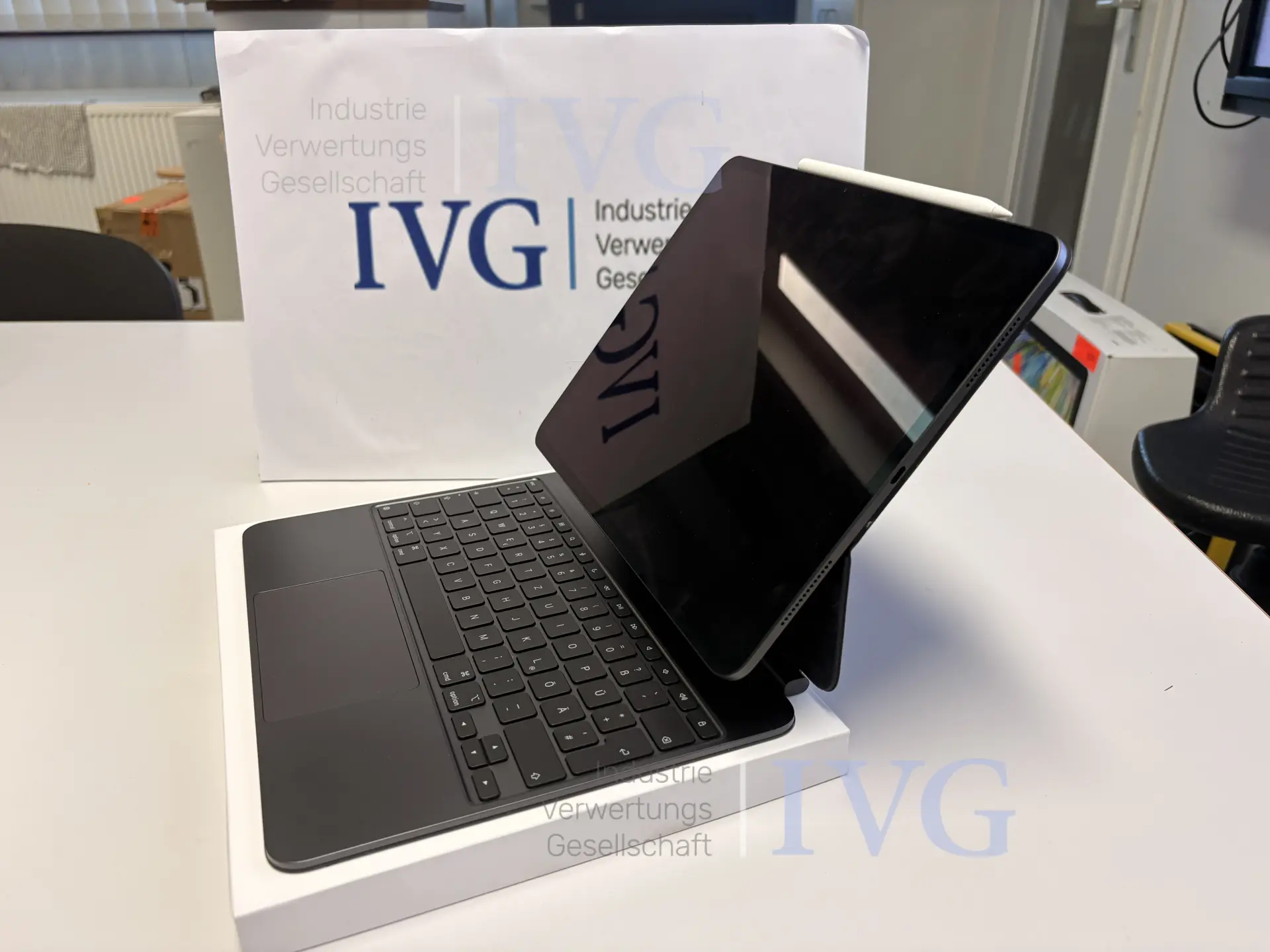 Tablet APPLE iPad Pro 13-inch (M4) – foto 4 – kavel bij IVG, Kirchlengern